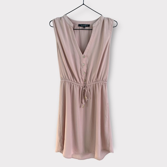 DYNAMITE Blush pink chiffon dress - Picture 1 of 3